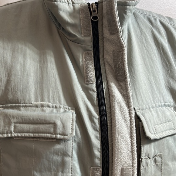 Gap light gray utility vest fleece lining zipper and Velcro close pockets L - Picture 6 of 13